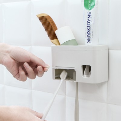 牙刷置物架多功能卫生间浴室家用壁挂式挤牙膏器杂物收纳架牙刷架