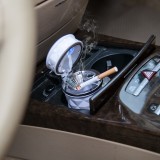 高等车载烟灰缸4S汽车用创意车载LED灯带盖通用烟灰缸环保汽车烟灰缸
